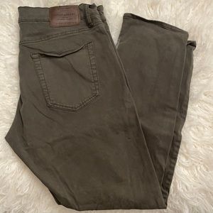 Lucky Brand Men’s chino pant!